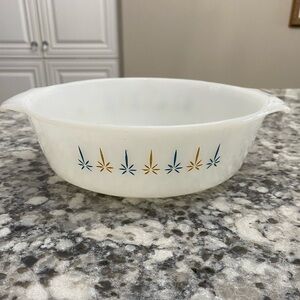 VTG ANCHOR HOCKING FIRE KING MILK GLASS 437 1.5 QUART CANDLE GLOW CASSEROLE DISH